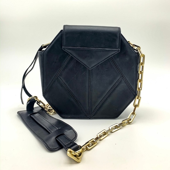 GUC HEIRLOOM Leather Chain Crossbody Bag - Picture 1 of 8